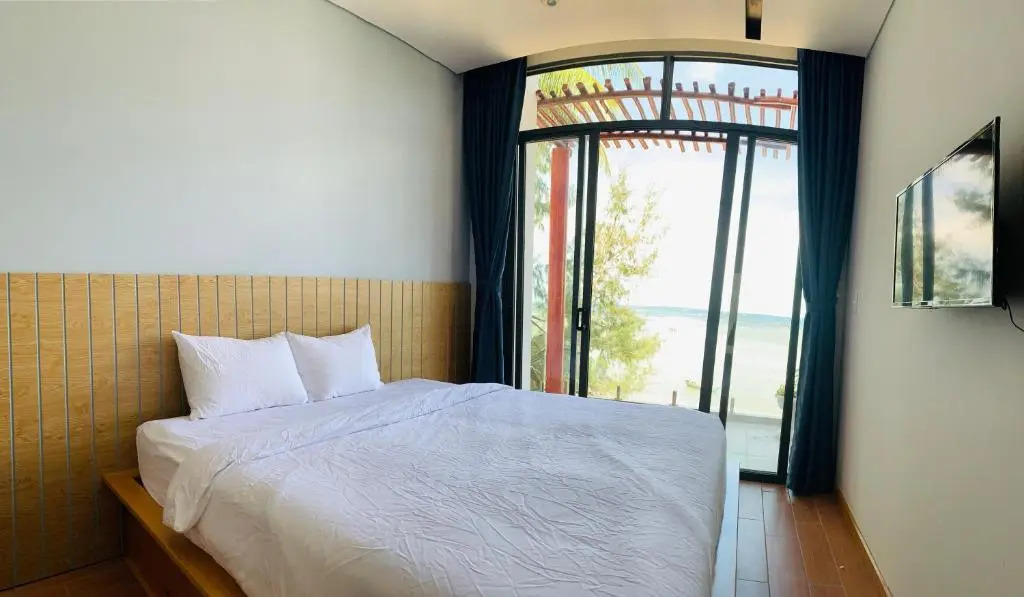Aurora House Ham Ninh Village