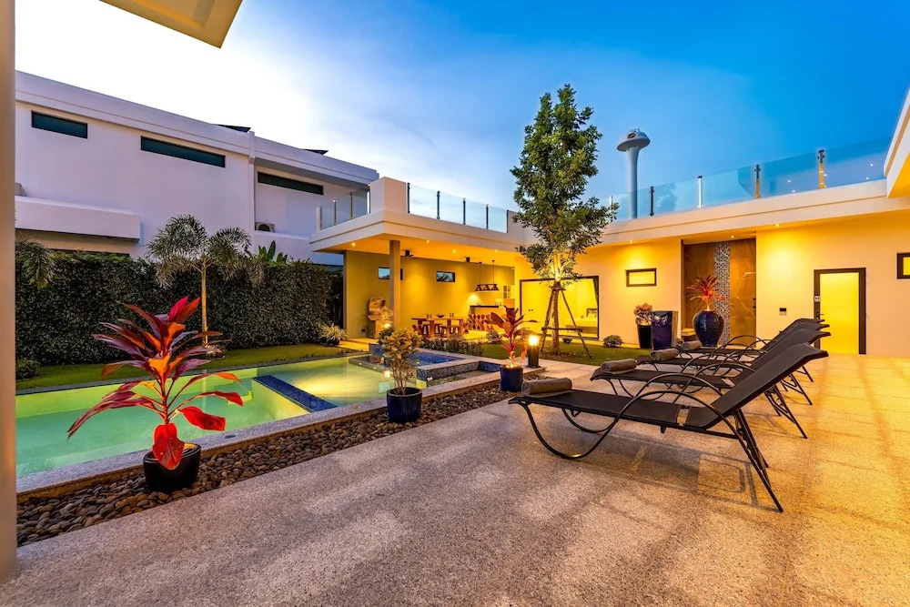 Luxury Modern 6 Bed Private Pool Villa LLW