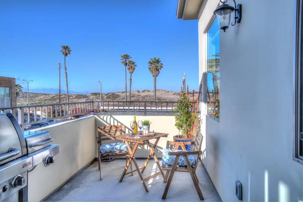 Spacious 4BR, Rooftop Deck, Fire Pit, Steps to Shore