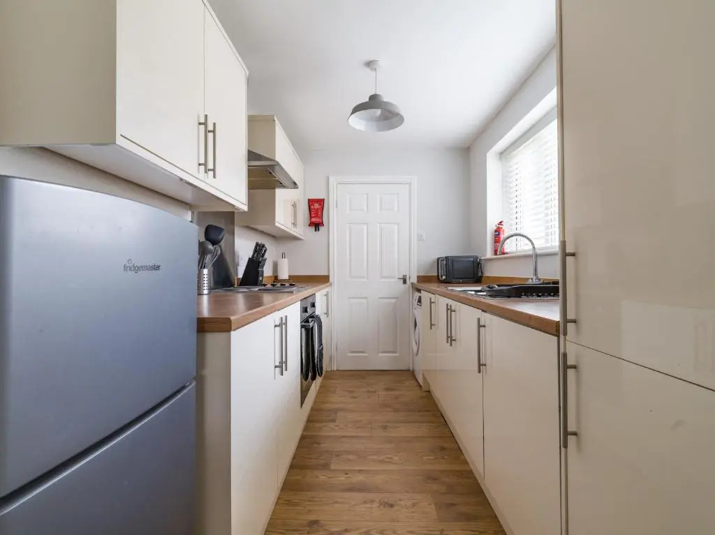 East House-Sleeps 5-Pet friendly-Garden-Parking