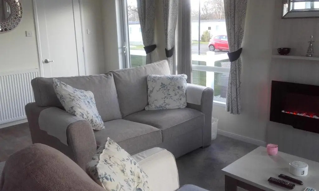 Luxury 6 berth lodge at Quince 10