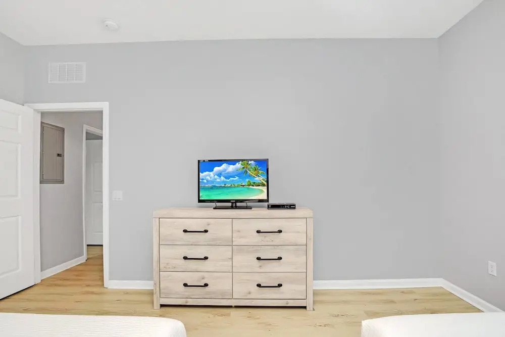 Spacious Condo With Balcony Near Themed Parks! #3vc406