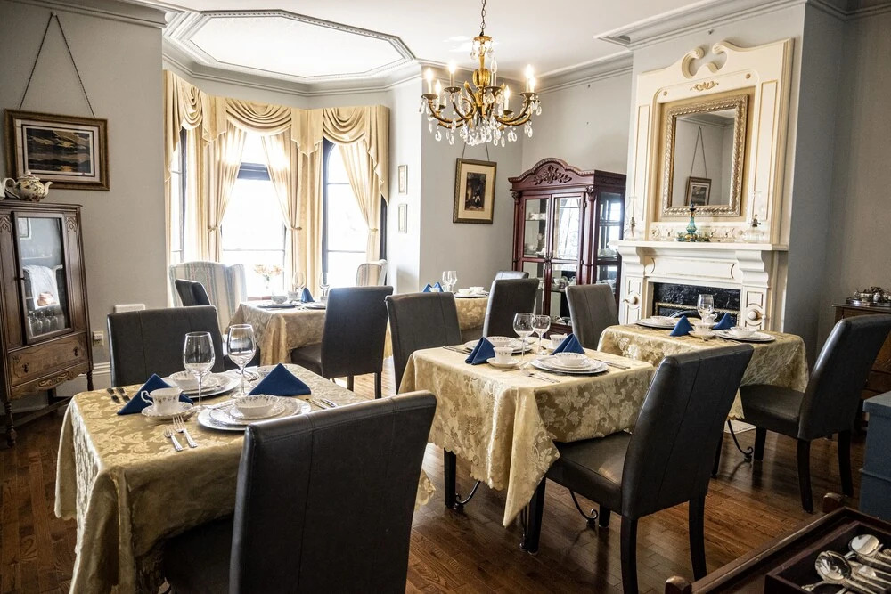 Rose Manor Inn B & B