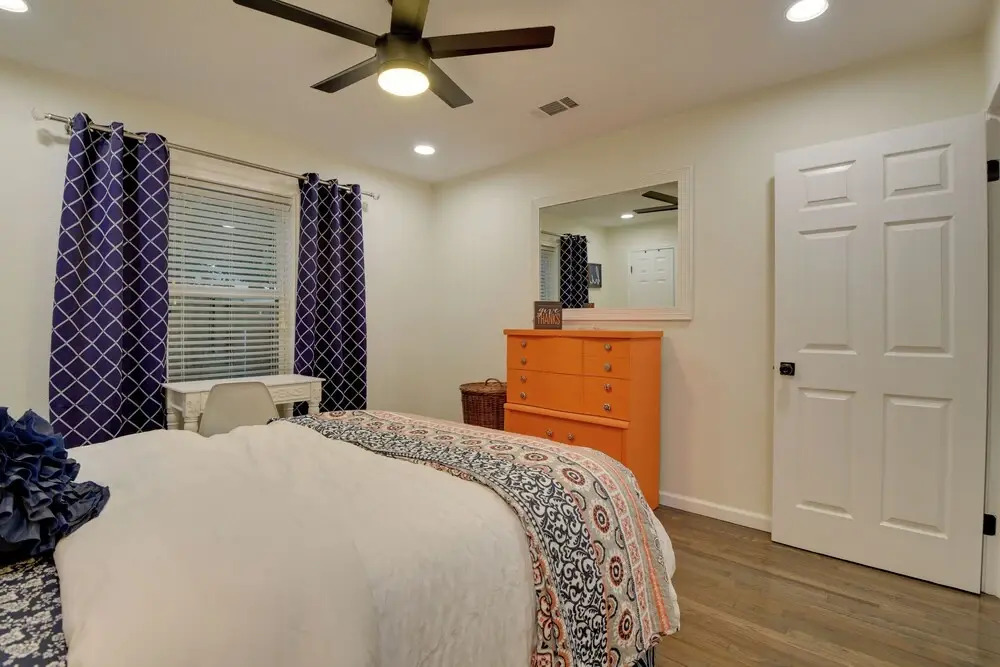 Updated Granbury Home in Historic District!