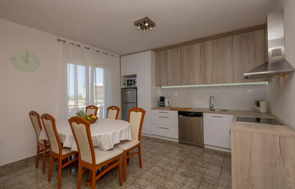 Awesome Home in Makarska With Wifi and 3 Bedrooms