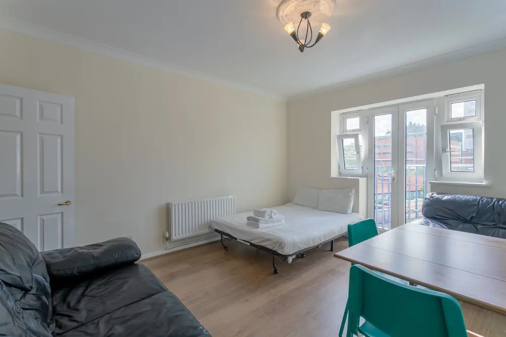 Whitechapel 2 Bedroom Flat
