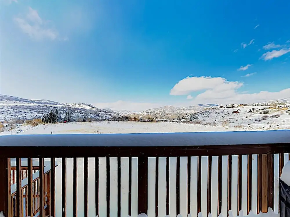 Choice Mountain-view New-build W/ Private Garage 3 Bedroom Home
