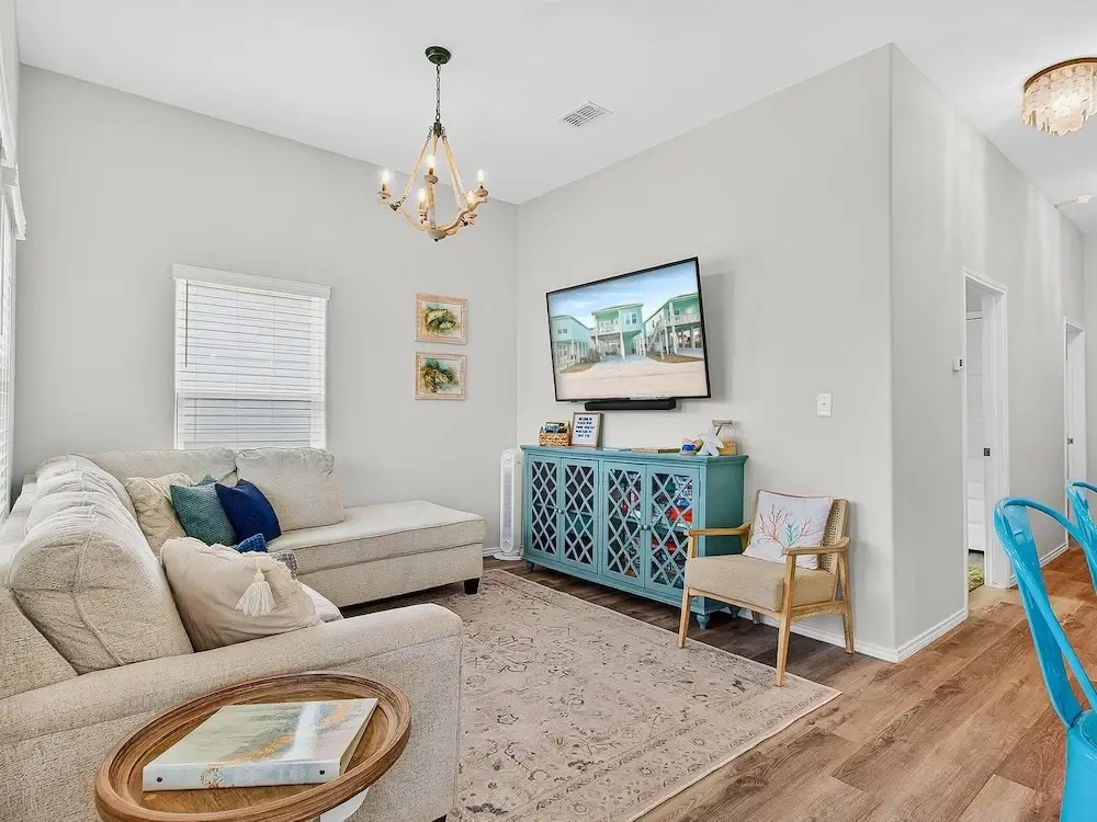 Turtle Cove 3 Bedroom Home by RedAwning