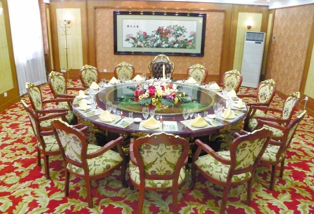 Zhongwei Hotel