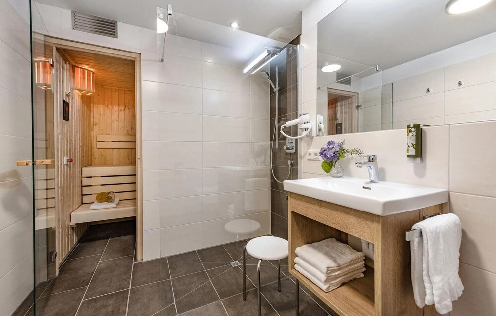 Stunning Apartment in Matrei in Osttirol With Sauna, 2 Bedrooms and Wifi