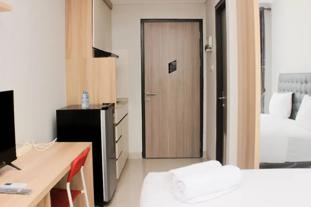 Nice and Cozy Studio at Monroe Tower Apartment By Travelio