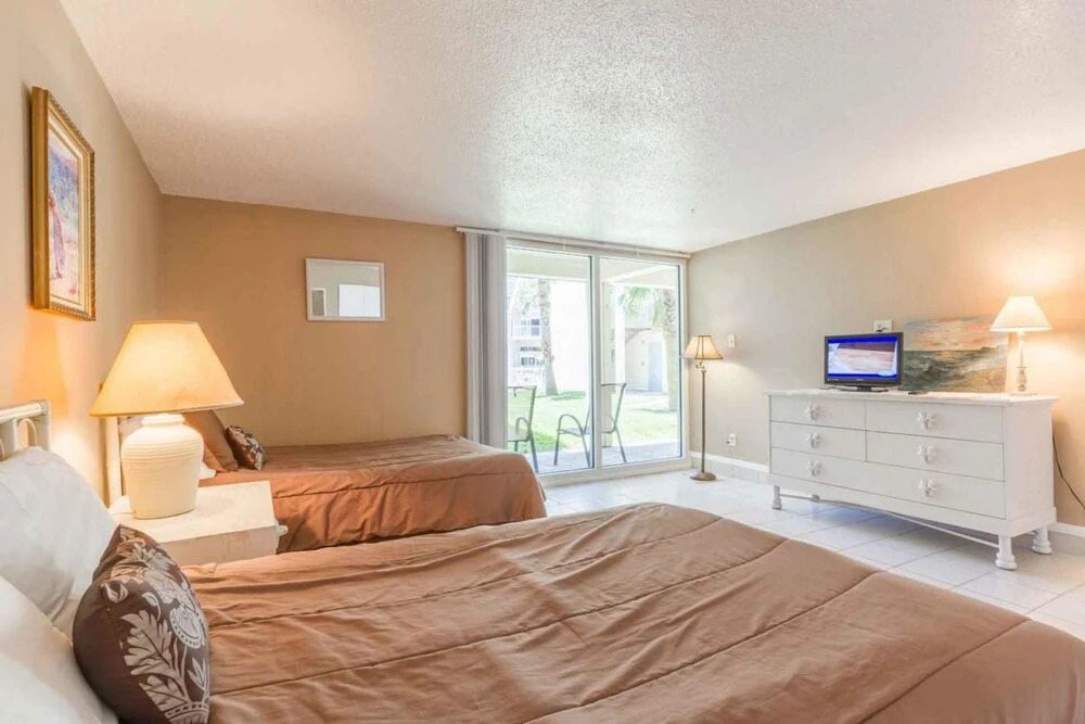 Bahia Mar Condominium 821