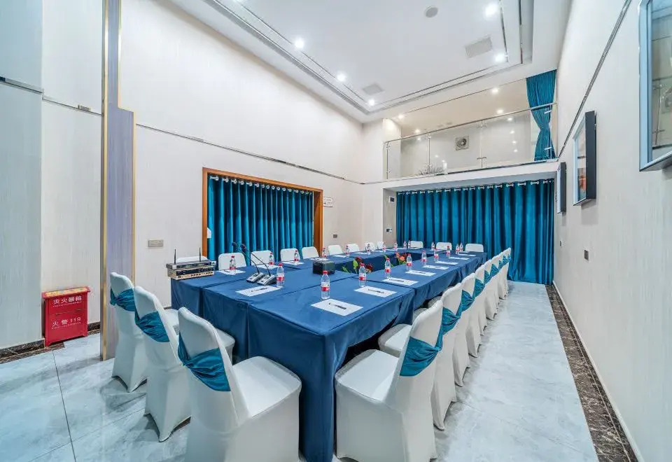 Jianianhua Hotel (Chongqing Longxing Liangjiang Movie and Television City)