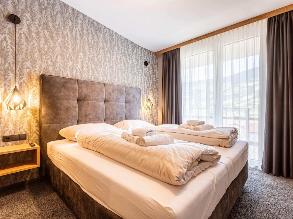 Modern Holiday Apartment With 2 Bedrooms in Fugen