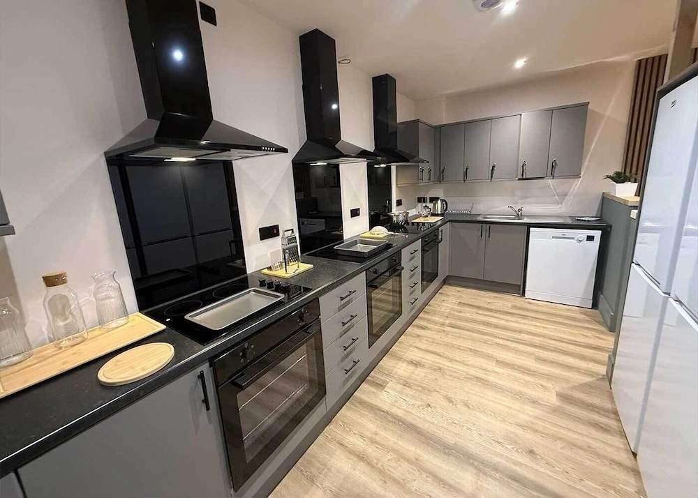 Student Only Non Ensuite Room Ivy Halls