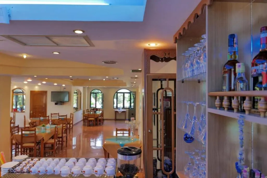 Blue Saranda Hotel