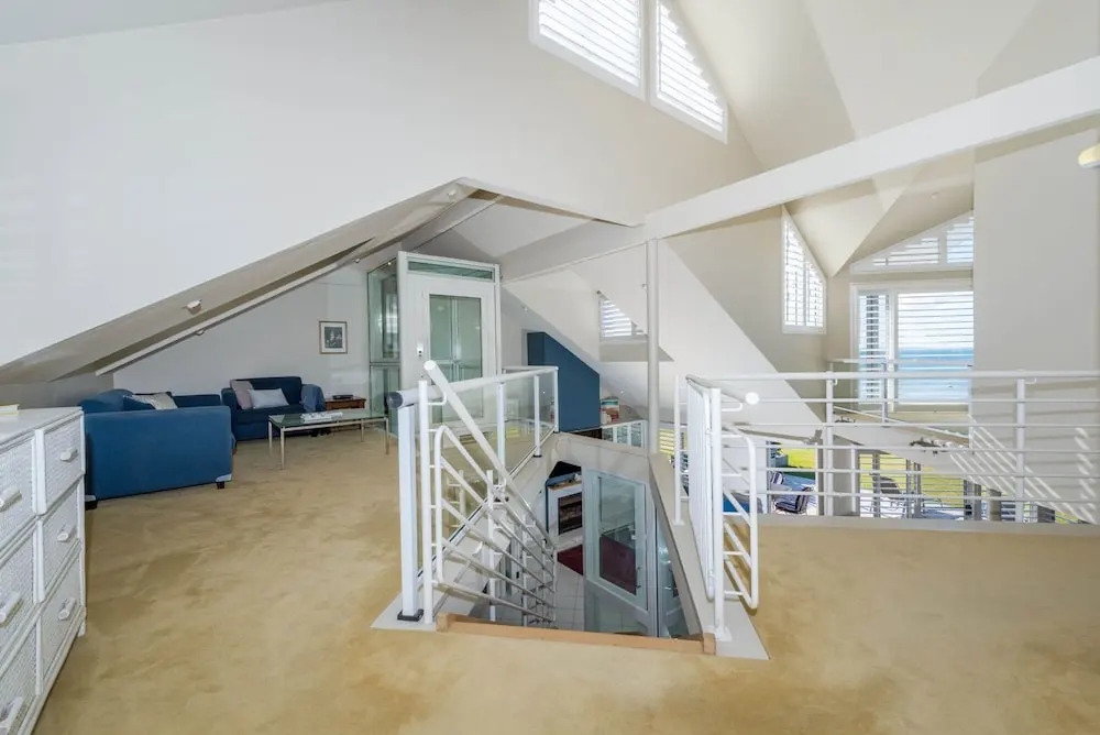 Waterfront Wonderland 41 Foreshore Dr stunning house with a lift linen Wi Fi and ducted air conditioning