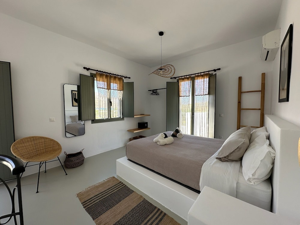 Ammos Andros Accommodation