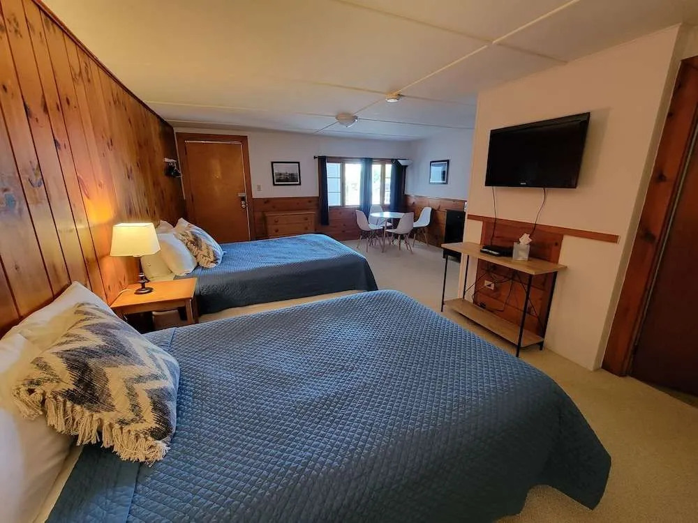 Yardarm Motel