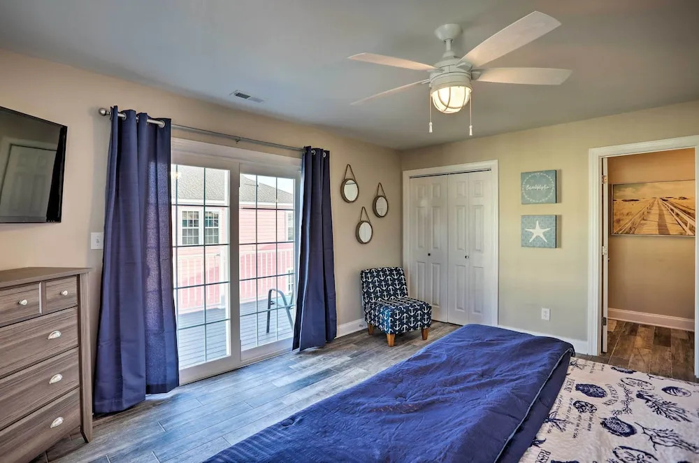 Spacious Murrells Inlet Hub w/ Pool, Walk to Shore