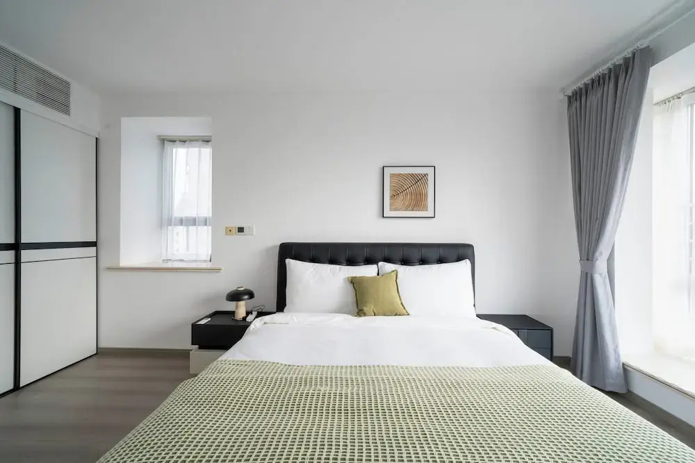 Tyms 3BR 2BA Apt near Xujiahui Metro