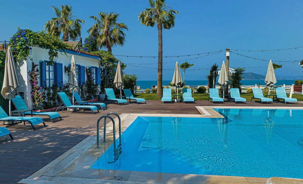 Uras Beach Hotel