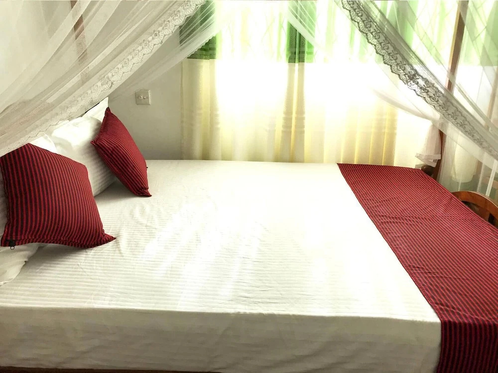 Damith Tourist Villa