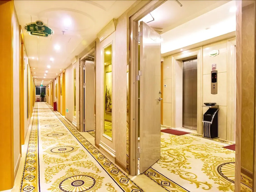Vienna Hotel Sanya First Market