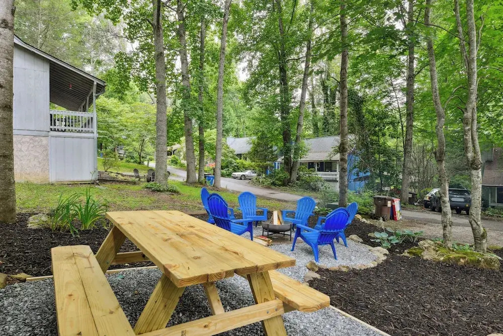 Maggie Valley Mtn Escape w/ Fire Pit & Deck