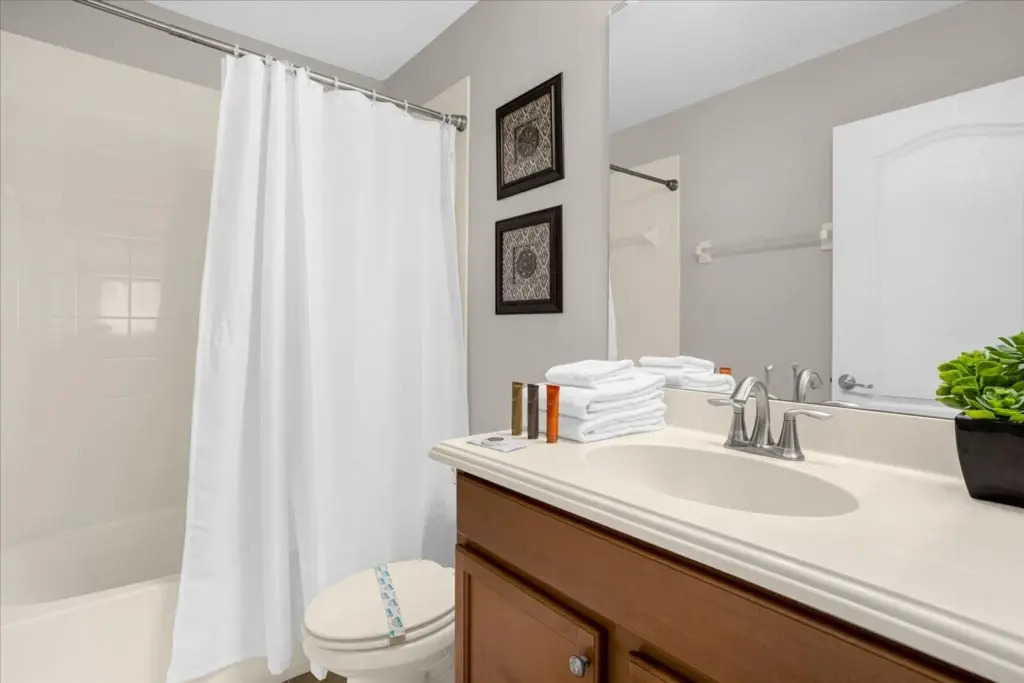 6 Bd 5 Ba Paradise Palms 8852 Cp