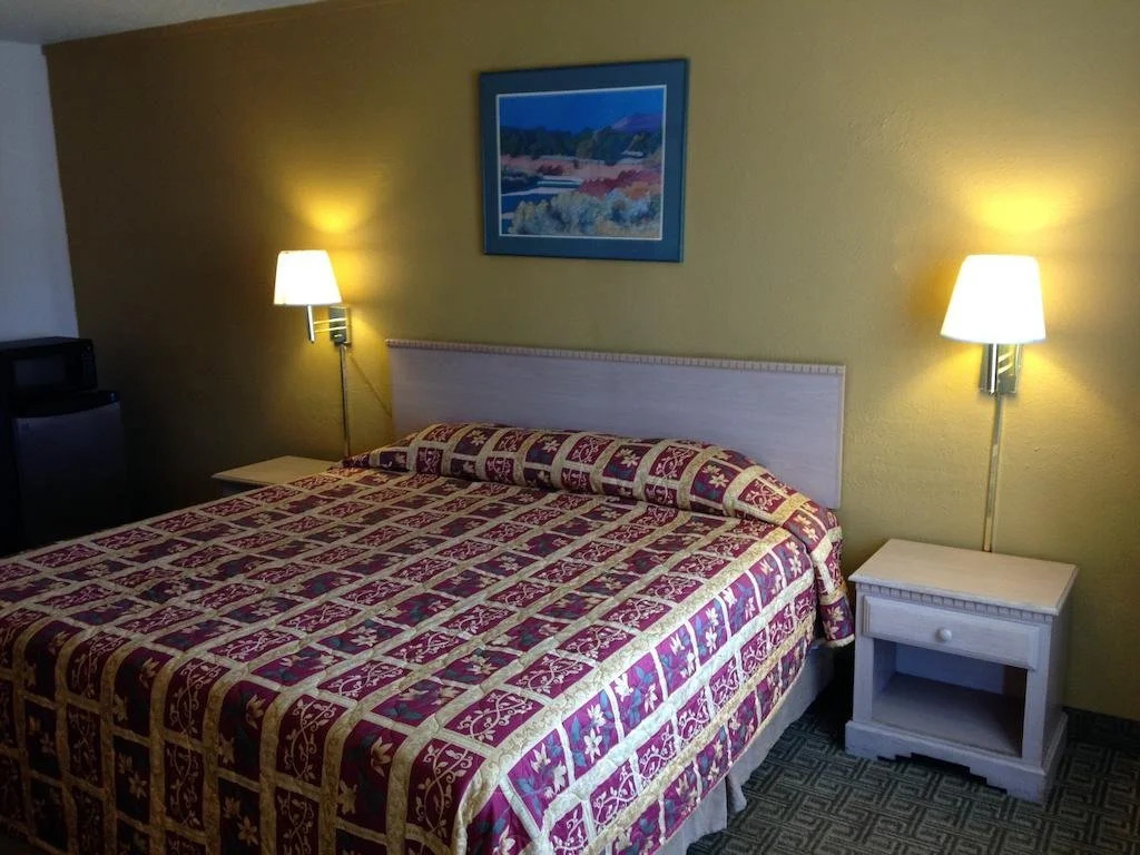 Grizzly Inn Motel