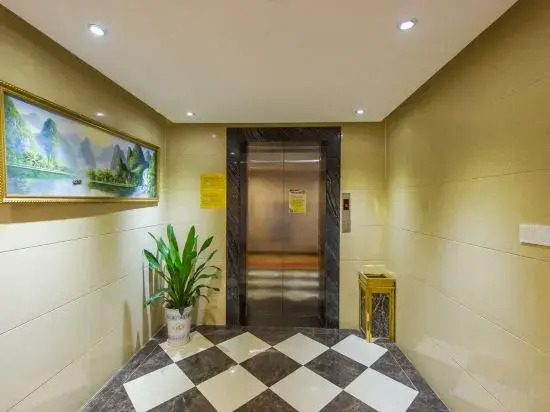 Junlin Hotel (Yangshuo West Street Central Plaza Branch)