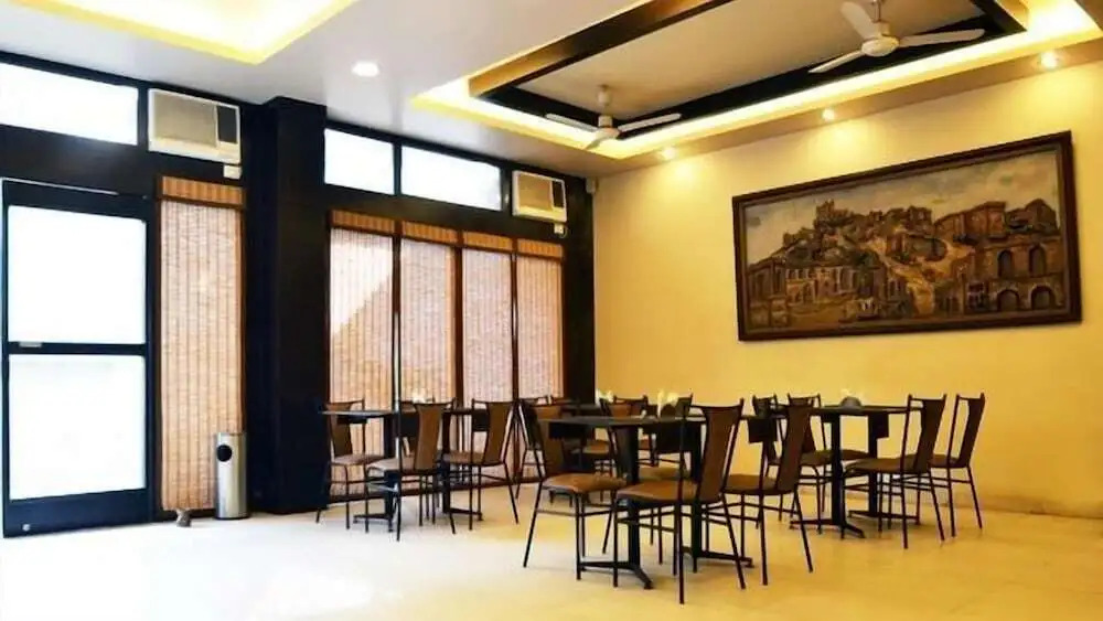 Capital O 928 Villa@43