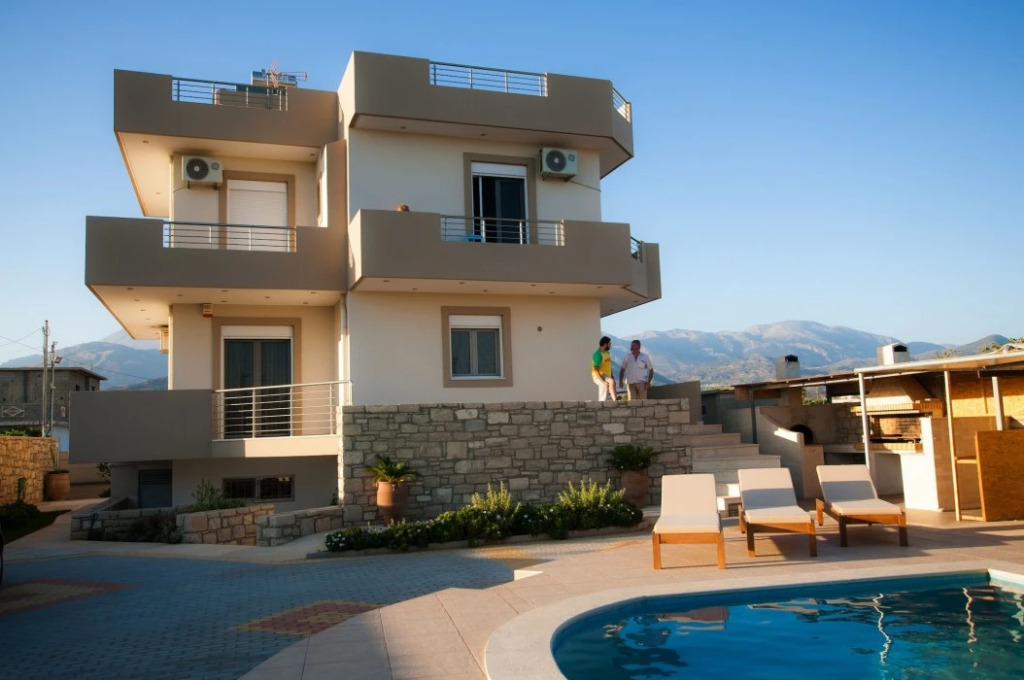 Elpidis Villa