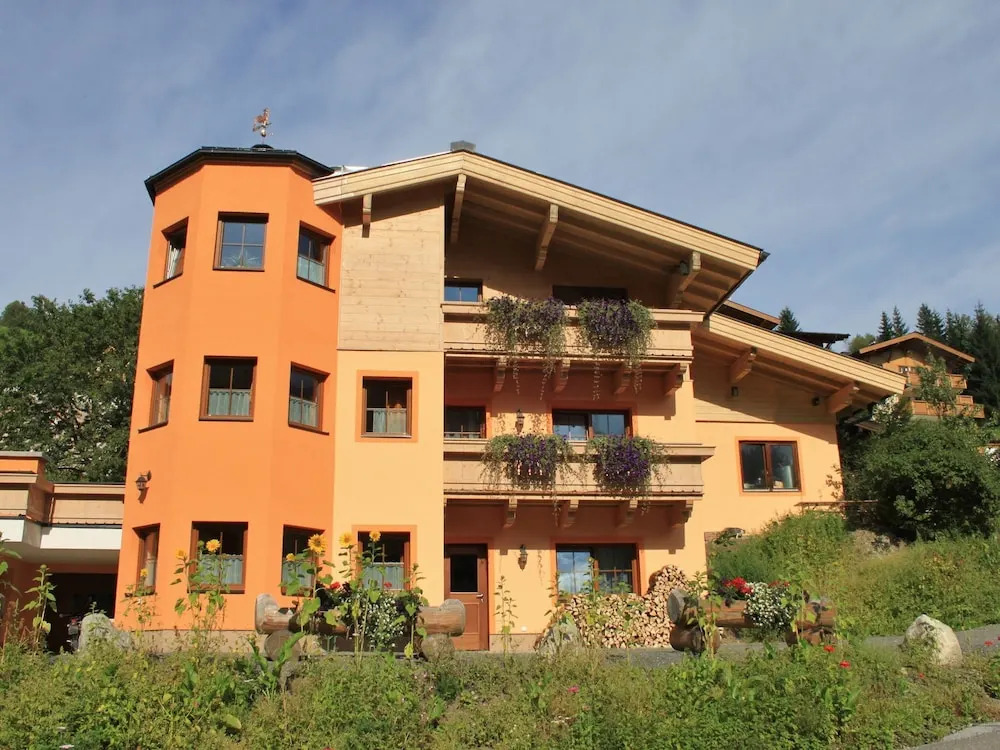 Cozy Holiday Home with Infrared Sauna in Salzburg