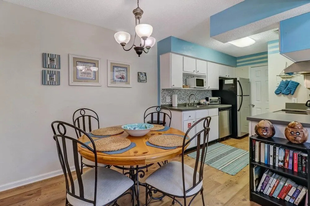 Dog Friendly Forest Ridge Condo Close to Beach by RedAwning