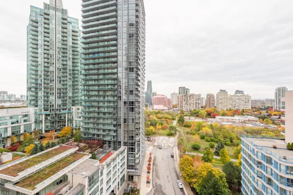 Panoramic View 2BR & 2BTH - Opp Square One Mall