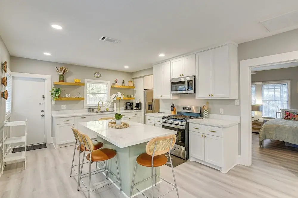 3 Mi to Dtwn: Dog-friendly Home in Houston!