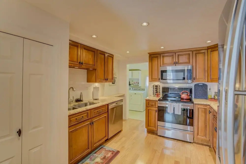 3 Bedroom Downtown with Firepit