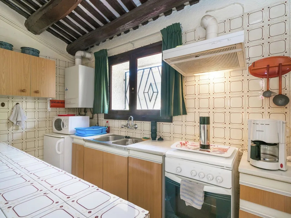 A Picturesque Wine House now Refurbished Into Home in Lloret de mar