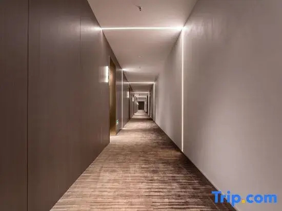 Linhai Jingjiangli City Light Stay (Yintaicheng Yaoda Department Store)