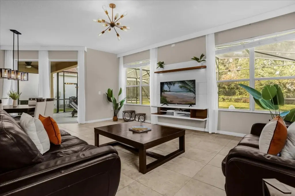 4 Bd 4 Ba Bella Vida 440 Lf