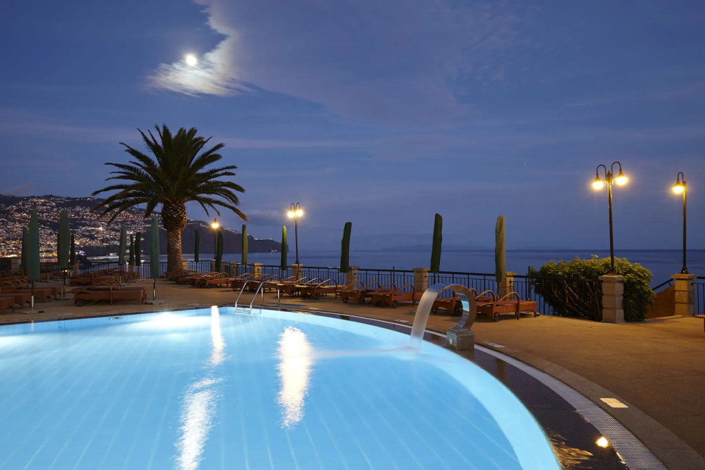 The Cliff Bay - PortoBay