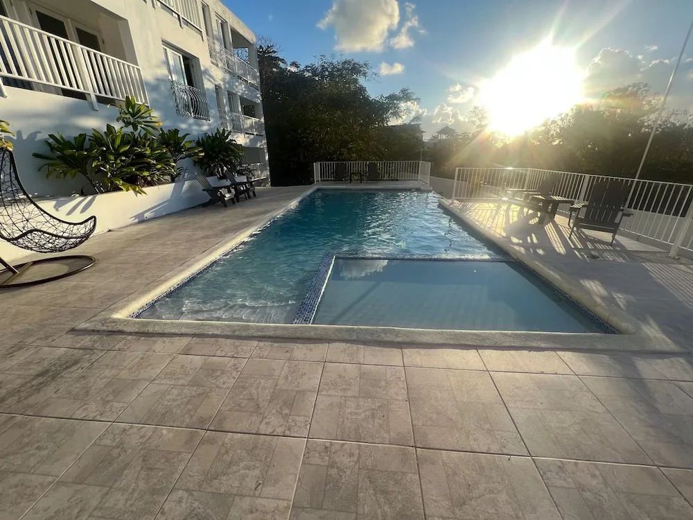 Charming Sea View Town House Chef Driver Optional