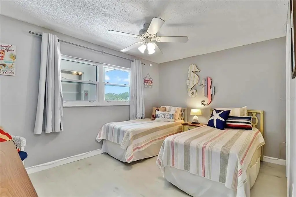 2 Bed 2 Bath Centrally Located