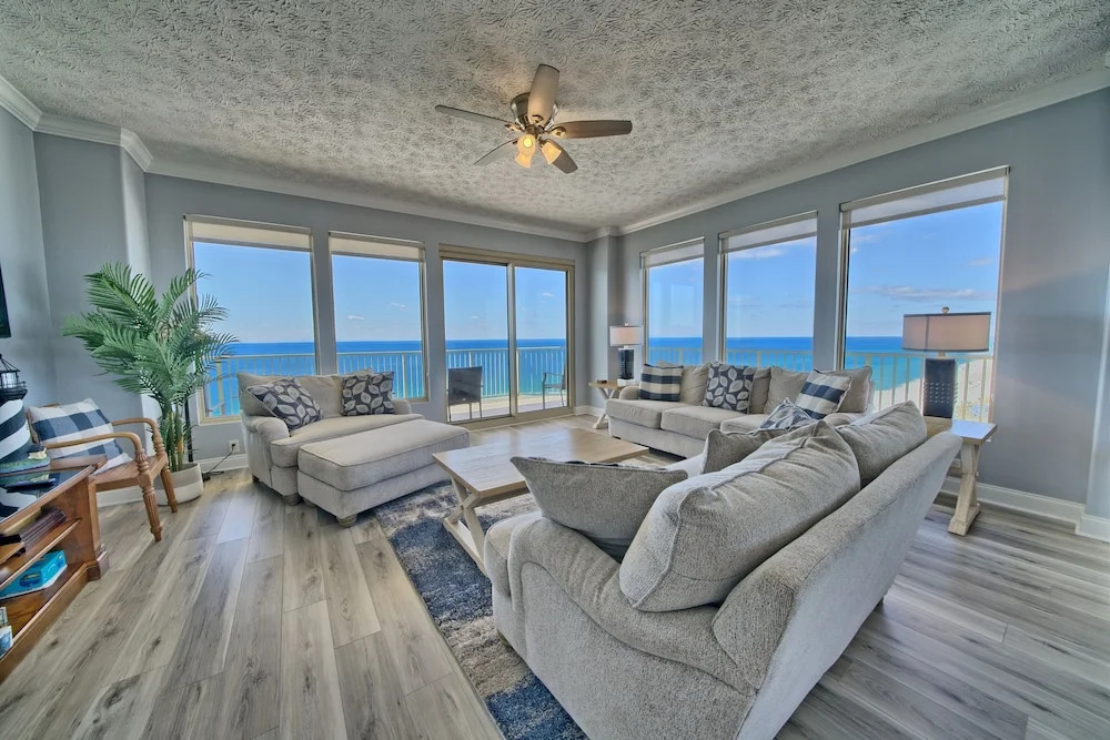 Spacious Tropical Condominium at 17th Floor with Beach and Pool Access - Unit 1707 by RedAwning