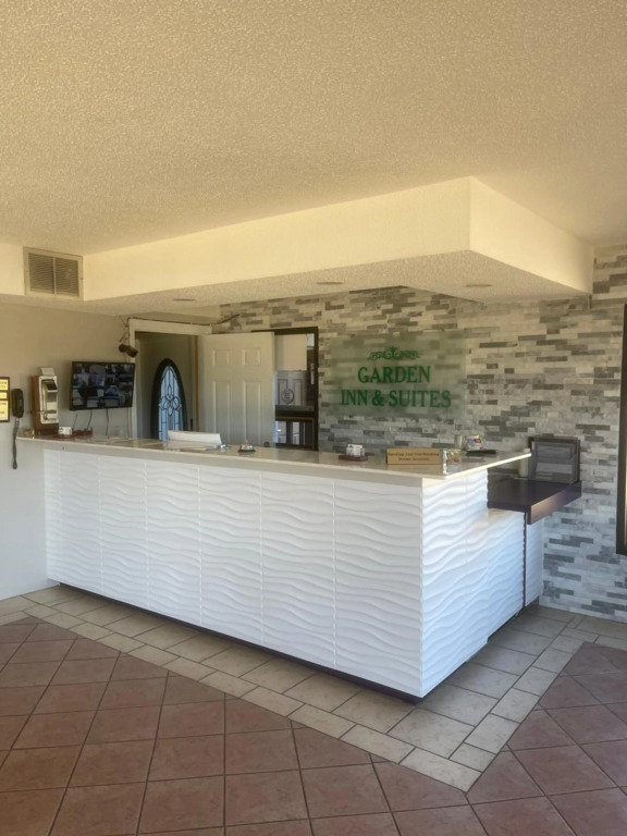 Garden Inn & Suites