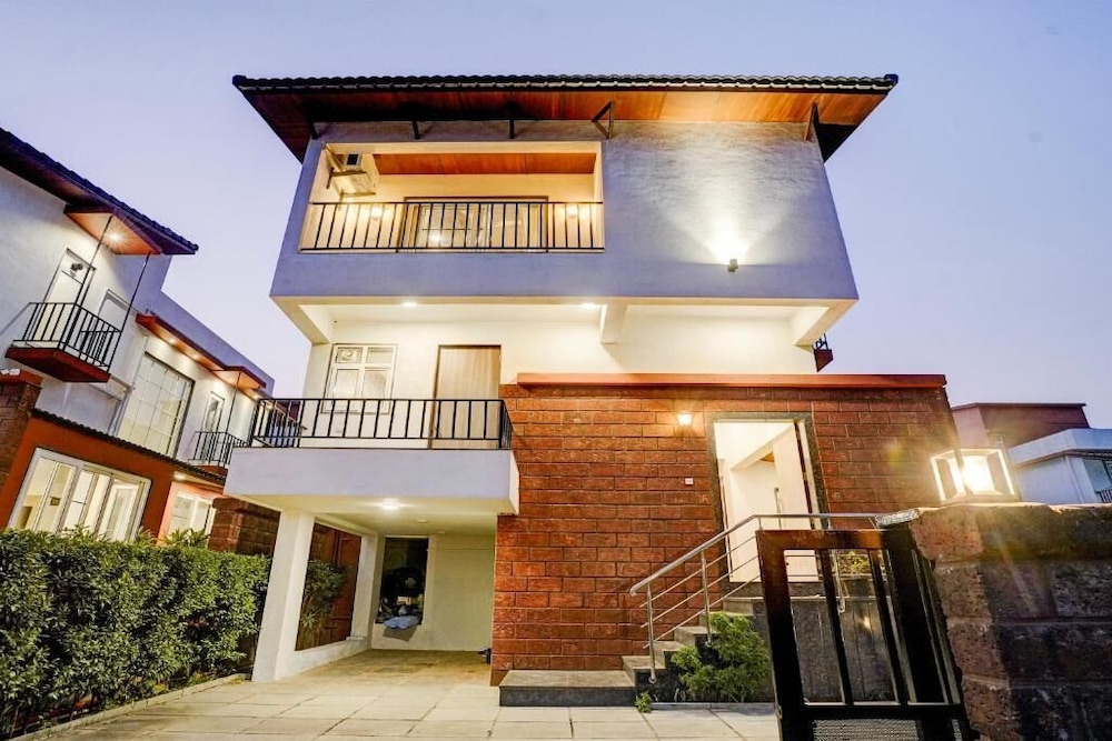 ELIVAAS Signature 3 BHK Aamy Villa with Pvt Pool & Garden