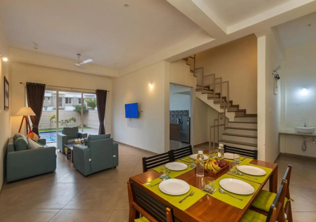 Saffronstays Fred