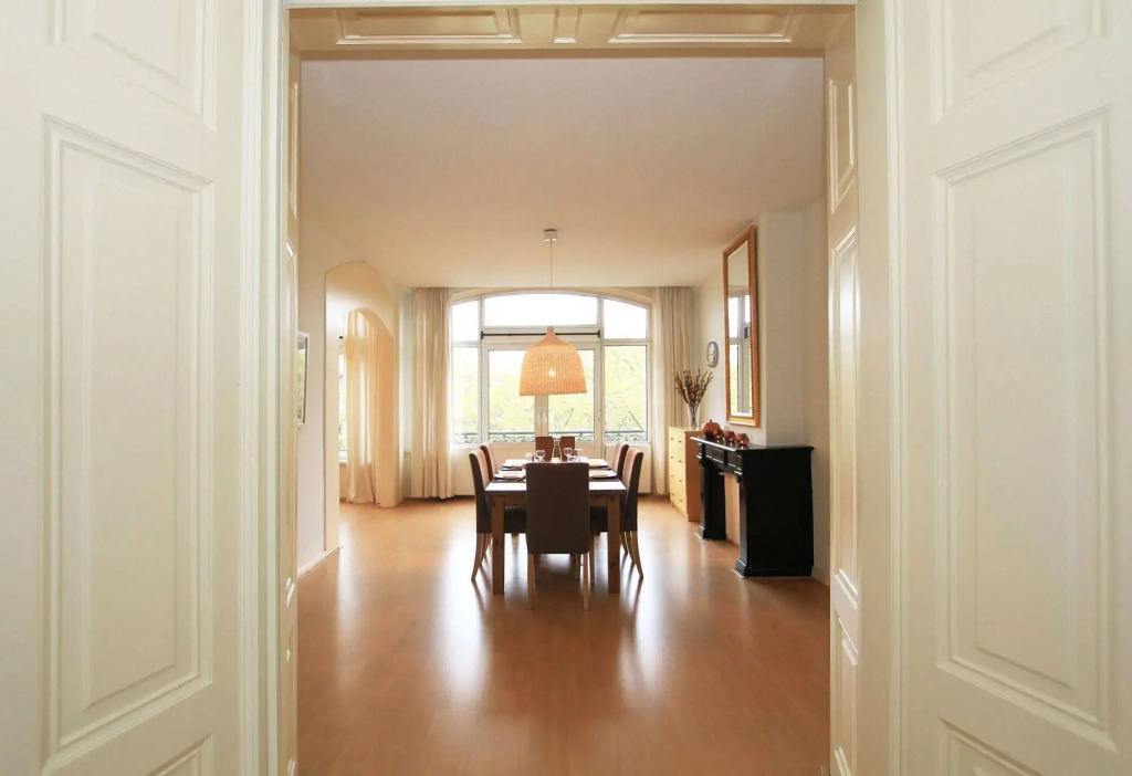 NEW! Modern Gallery Nassau Canal Suite